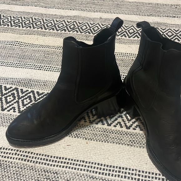 Thursday Knockout Black Leather Heeled Boots - Picture 4 of 9